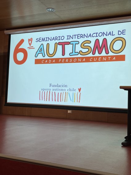 Profesora María Isabel Rodríguez expone en seminario internacional sobre autismo