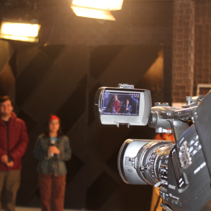 Estudiantes de Cuarto Medio interesados en la carrera de periodismo visitan la escuela gracias al Programa Propedéutico de la Pontificia Universidad Católica de Valparaíso