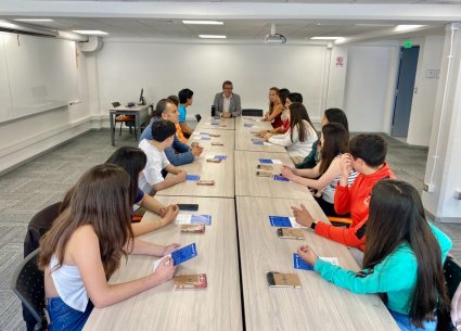 Reunión con seleccionados vía Ingresos Especiales en Ingeniería Comercial PUCV