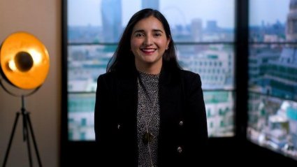 Desde Londres: Alumni ENE PUCV Carolina Martínez y su experiencia profesional en Europa