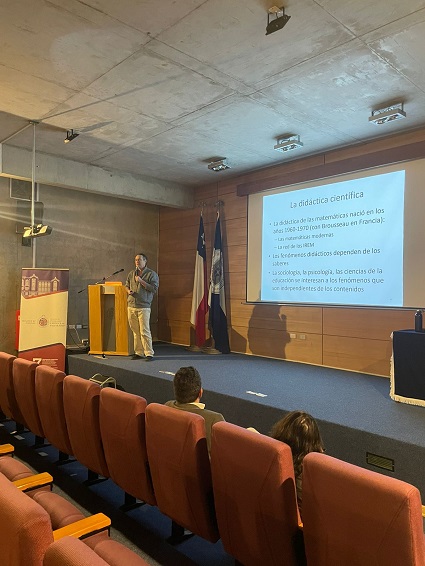 Facultad de Ciencias recibió Charla Internacional en la Semana Nacional de la Matemática