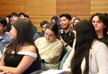 Centro de Estudiantes realiza café conversado para analizar el impacto de la Ley de 40 Horas en el mundo laboral y económico