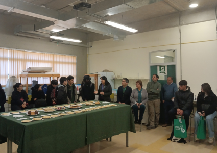 Estudiantes de cuarto medio visitan el Instituto de Biología en jornada de Día Abierto PUCV 2024