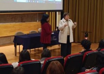 Académica brasileña visitó la Escuela de Trabajo Social y compartió sus experiencias de investigación