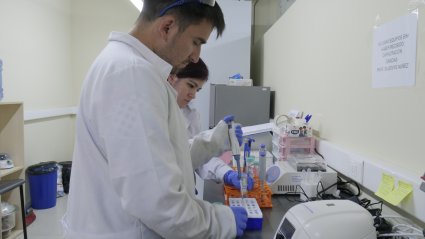 Nuevo equipamiento PUCV favorece investigación en industria alimentaria y electrónica