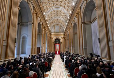 El Papa: La teología necesita el aporte femenino, sólo de hombres es a medias