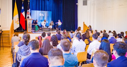 PUCV reúne a lo más selecto de la ciencia femenina